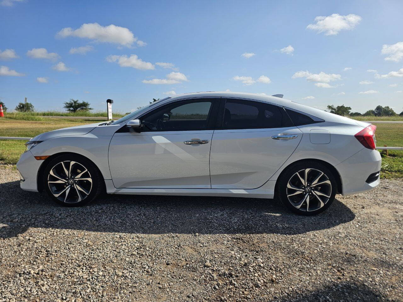 Used 2019 Honda Civic Touring image 6