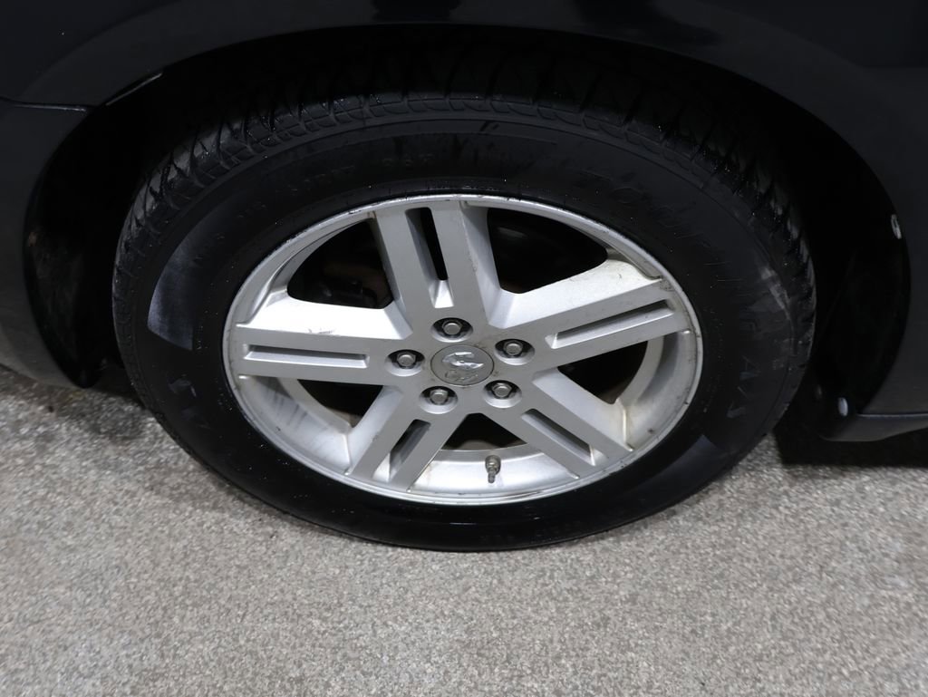 Used 2010 Dodge Avenger R/T image 9