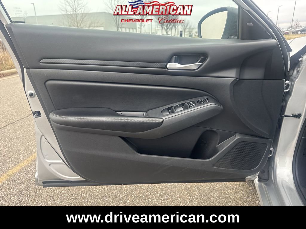 Used 2024 Nissan Altima 2.5 SV image 21
