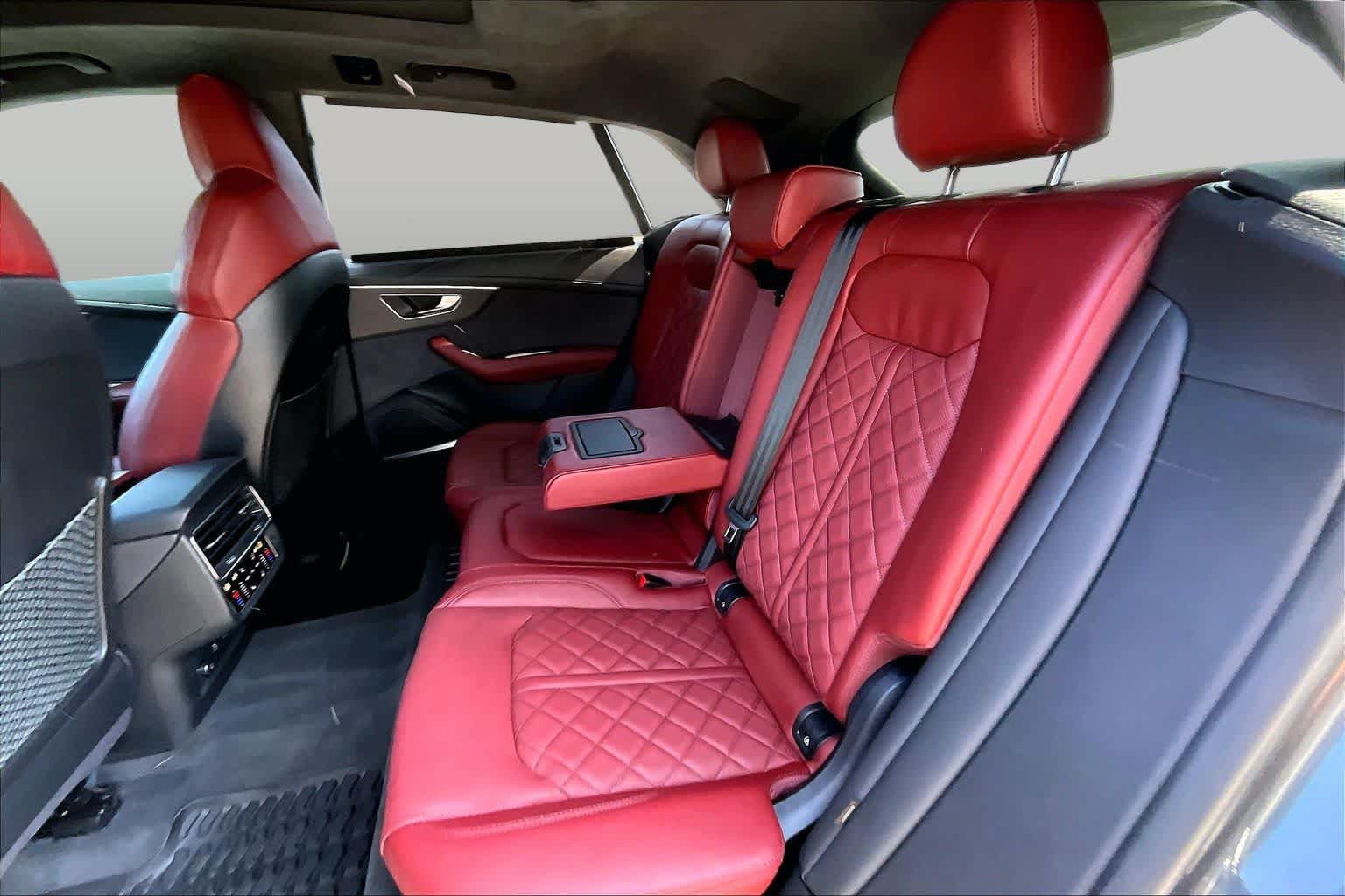 Used 2024 Audi SQ8 Prestige AWD/4WD image 21