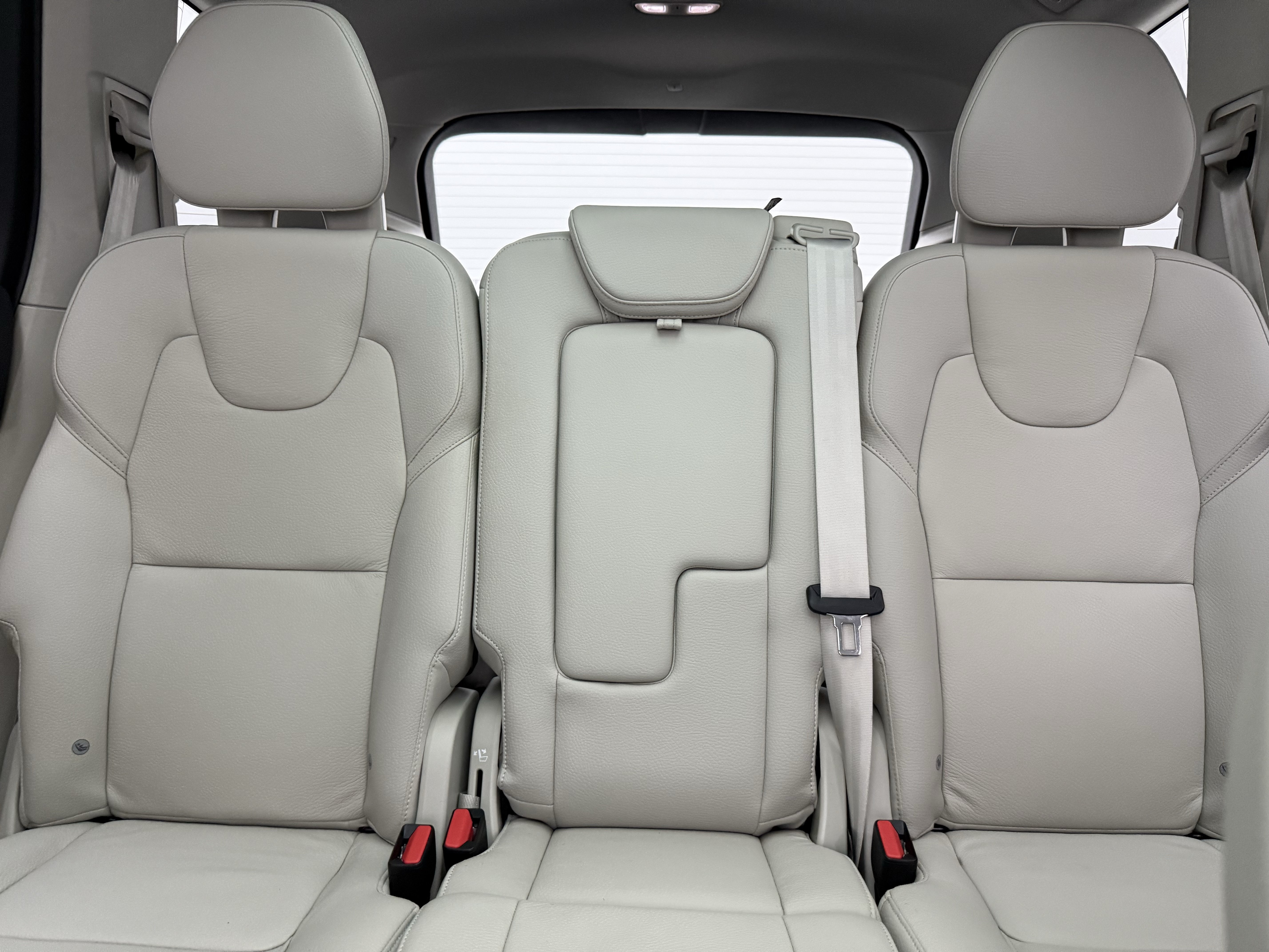 Certified 2024 Volvo XC90 B5 Plus AWD/4WD image 27