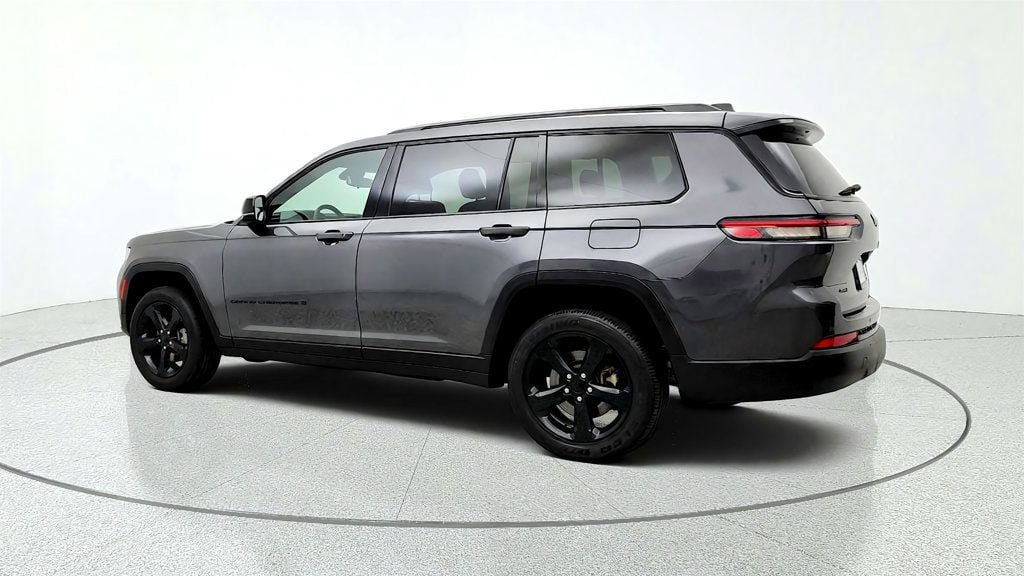 Used 2023 Jeep Grand Cherokee L Altitude AWD/4WD image 7