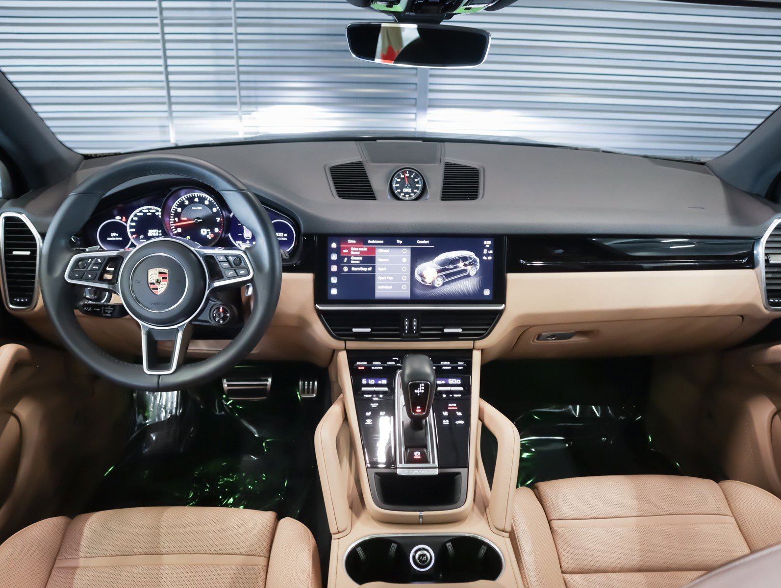 Certified 2023 Porsche Cayenne S AWD/4WD image 12