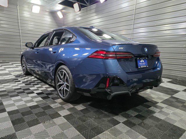 Used 2026 BMW i5 eDrive40 w/ M Sport Package image 7