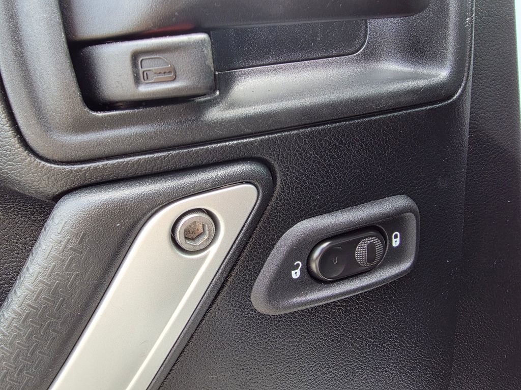 Used 2017 Jeep Wrangler Unlimited Sahara w/ Connectivity Group image 12