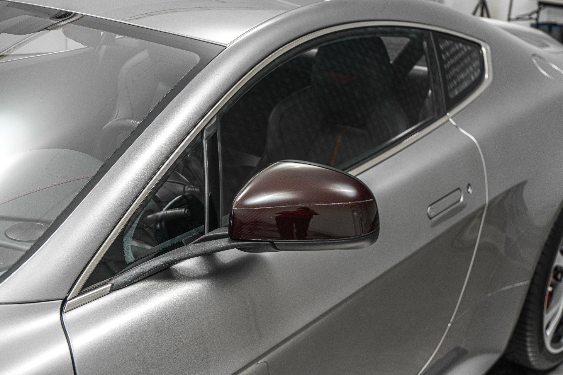 Used 2017 Aston Martin V12 Vantage S image 39