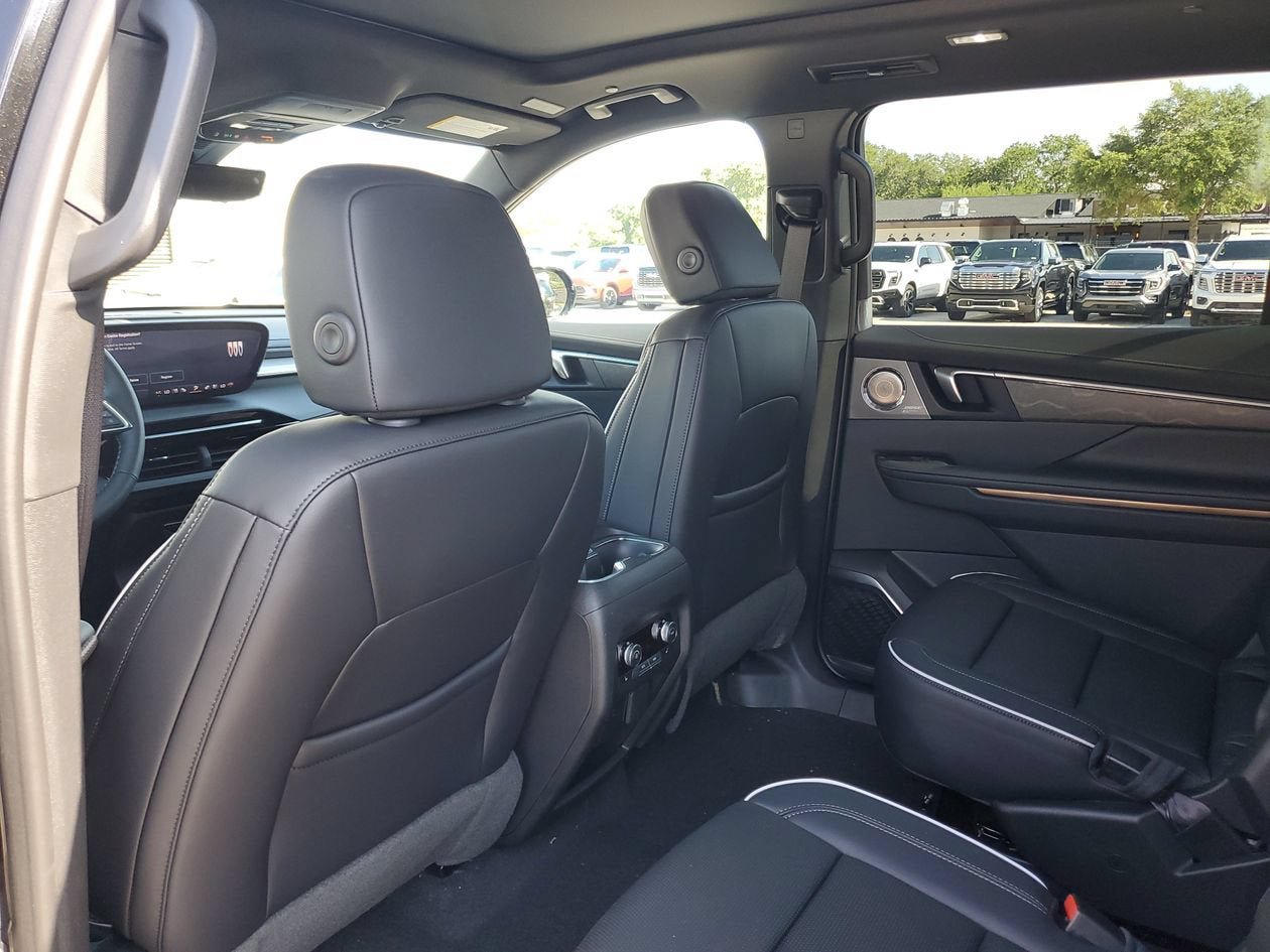 New 2026 Buick Enclave Avenir w/ Super Cruise Package FWD image 10