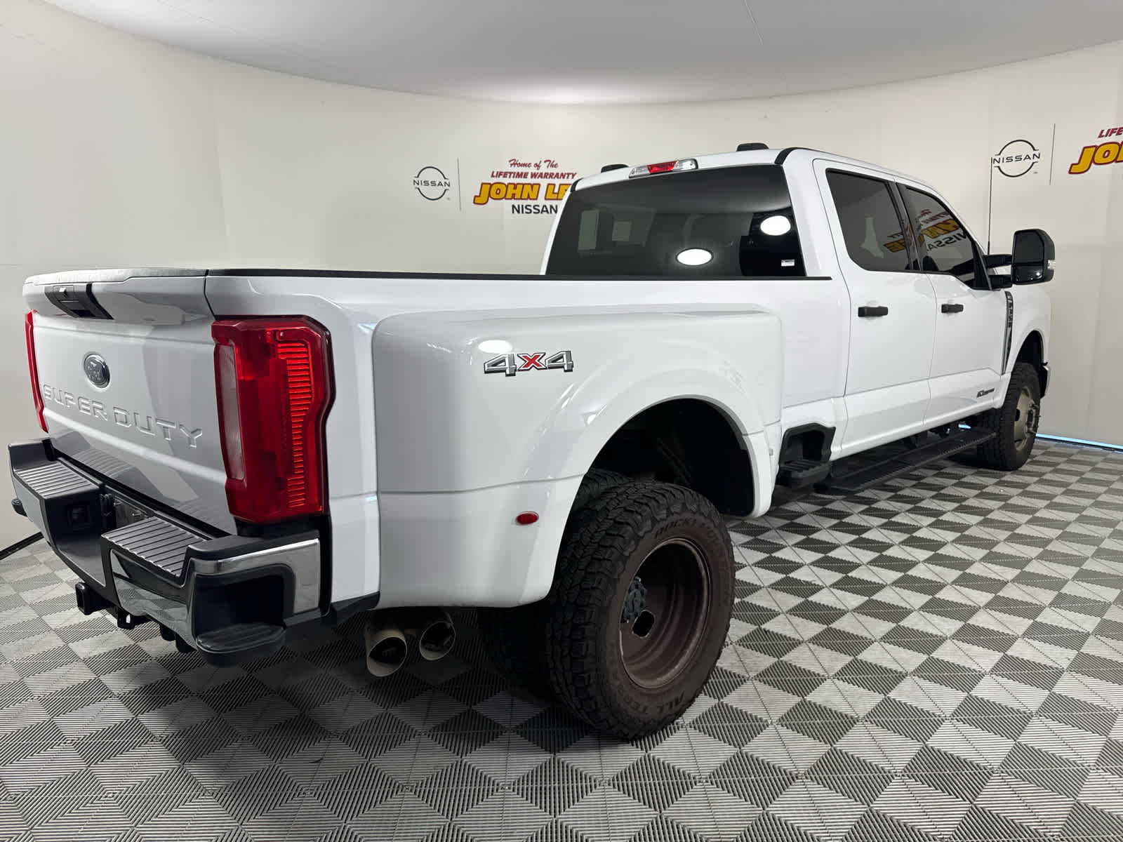 Used 2024 Ford F350 XLT image 6