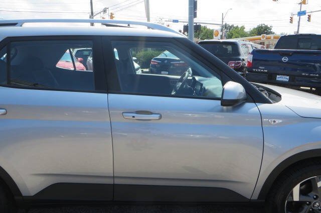 Used 2026 Hyundai Venue SEL FWD image 46
