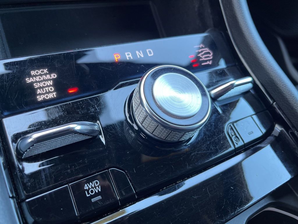 Used 2022 Jeep Grand Cherokee Overland w/ Luxury Tech Group IV AWD/4WD image 69