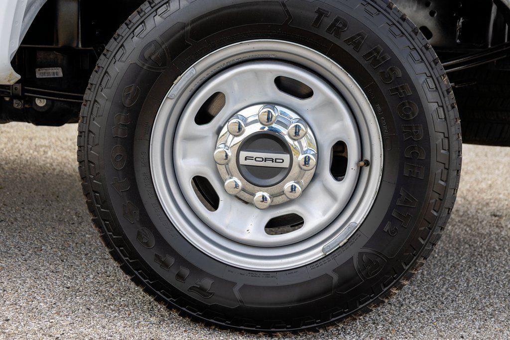 Used 2024 Ford F250 XL w/ XL Chrome Package image 21