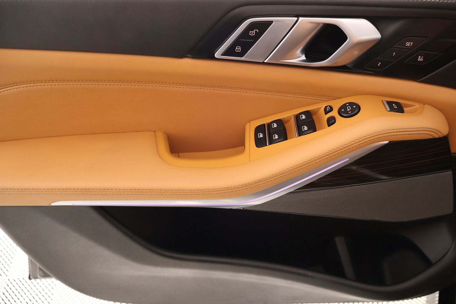 Used 2026 BMW X5 xDrive40i w/ M Sport Package AWD/4WD image 17