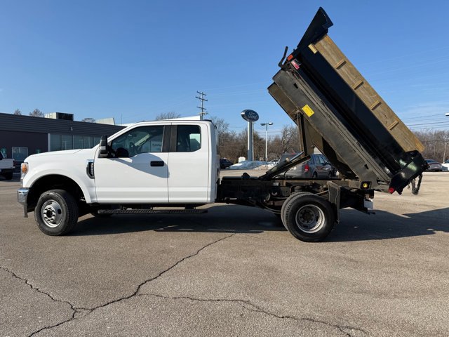Used 2020 Ford F350 XL w/ Power Equipment Group image 9