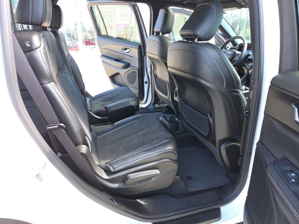 Certified 2024 Jeep Grand Cherokee L Altitude AWD/4WD image 28