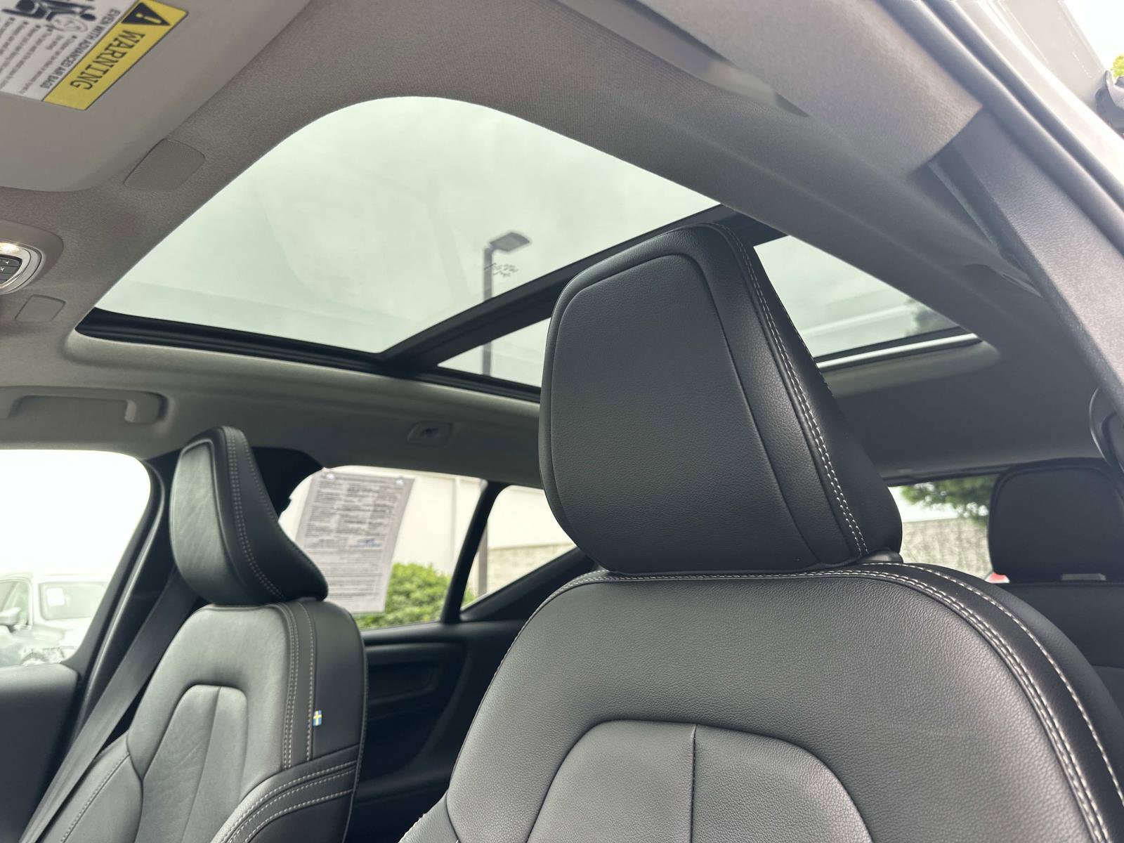 Certified 2021 Volvo XC40 T5 Momentum w/ Premium Package image 35