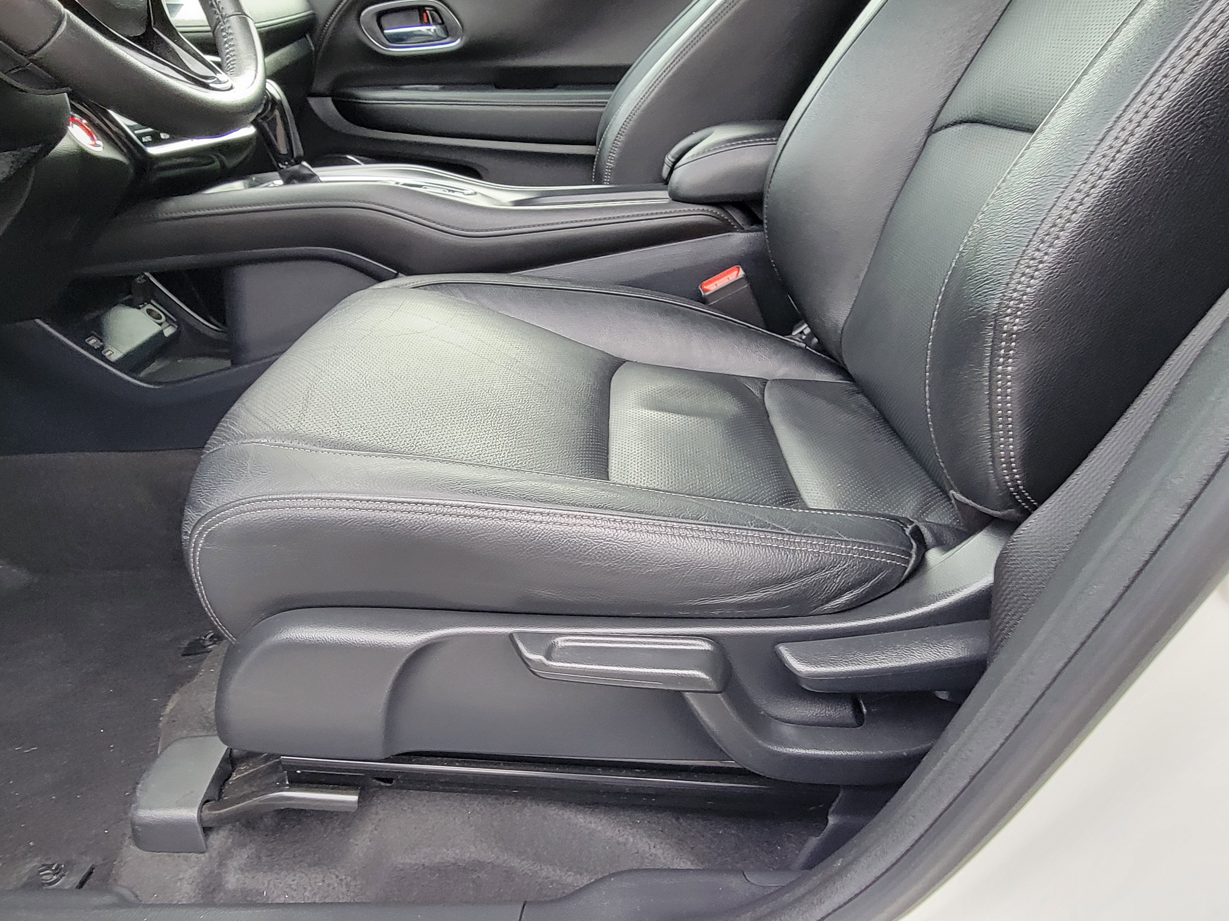 Used 2022 Honda HR-V EX-L image 16