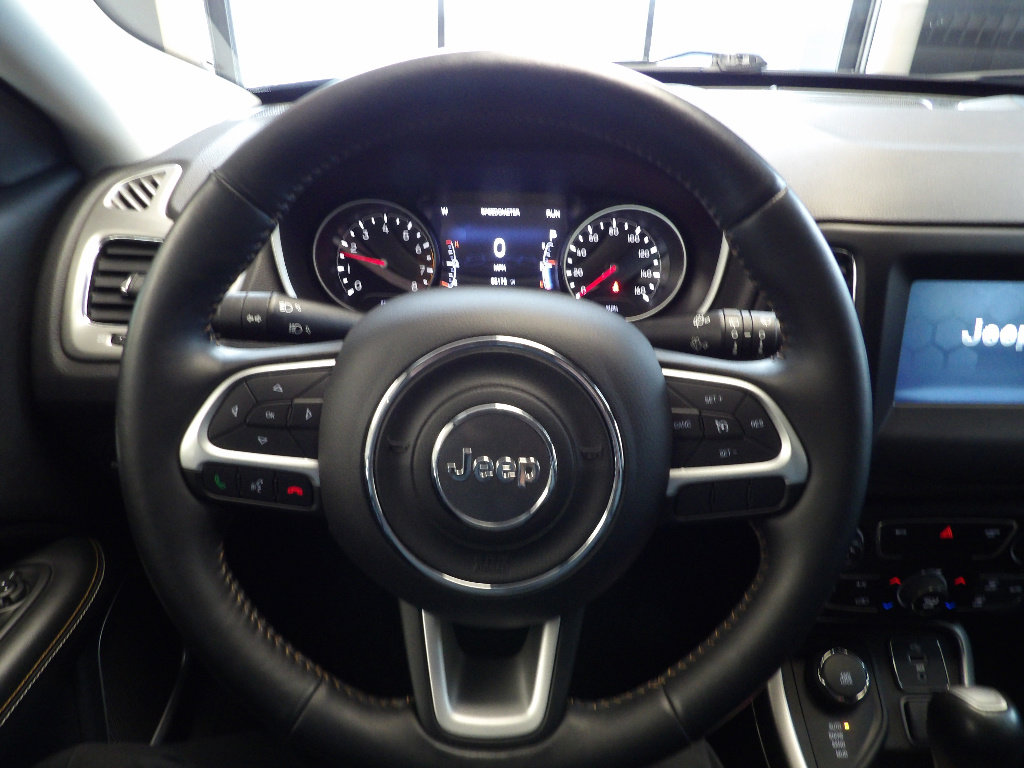 Used 2018 Jeep Compass Latitude w/ Popular Equipment Group AWD/4WD image 27