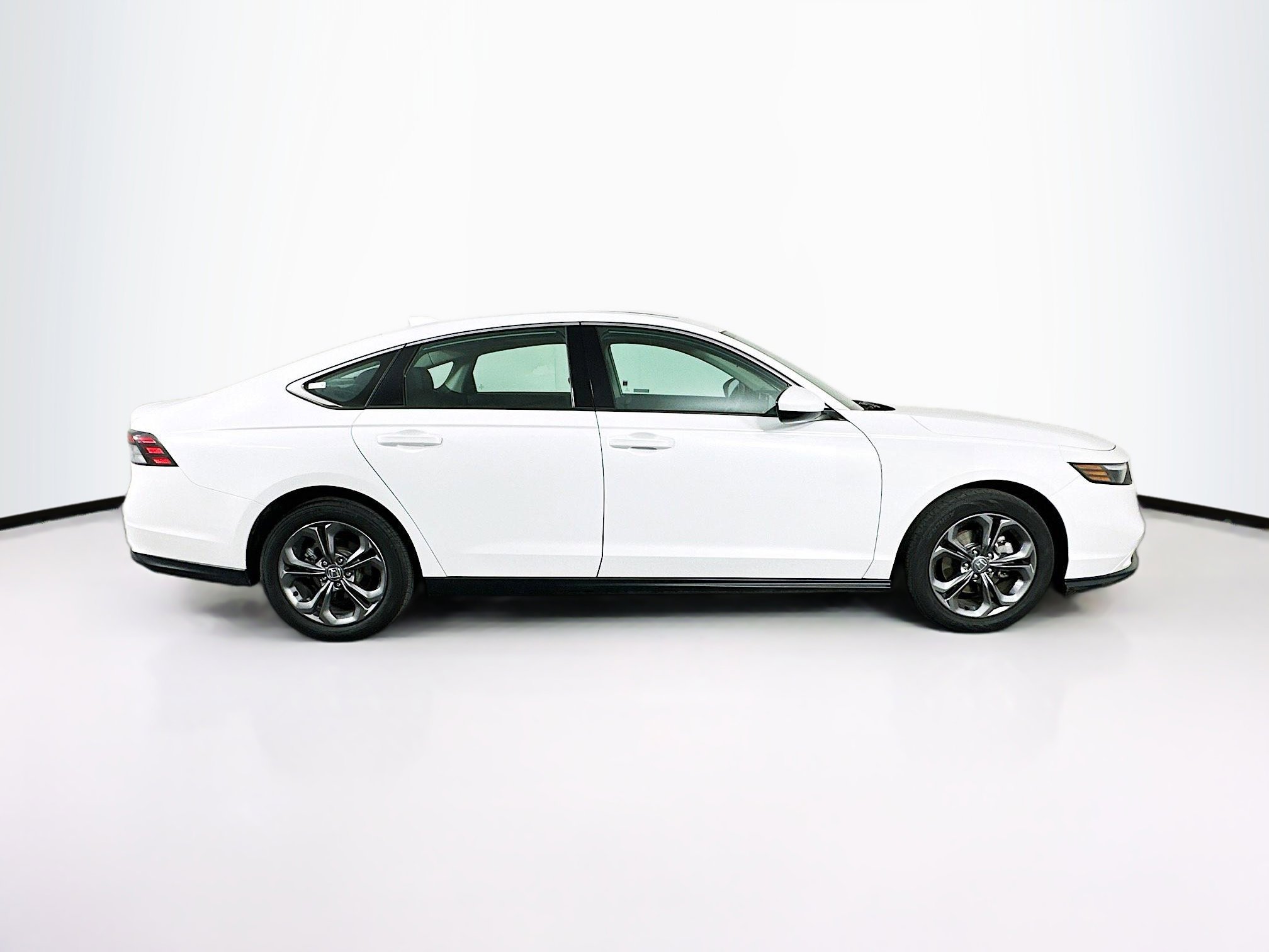 Used 2024 Honda Accord EX image 10