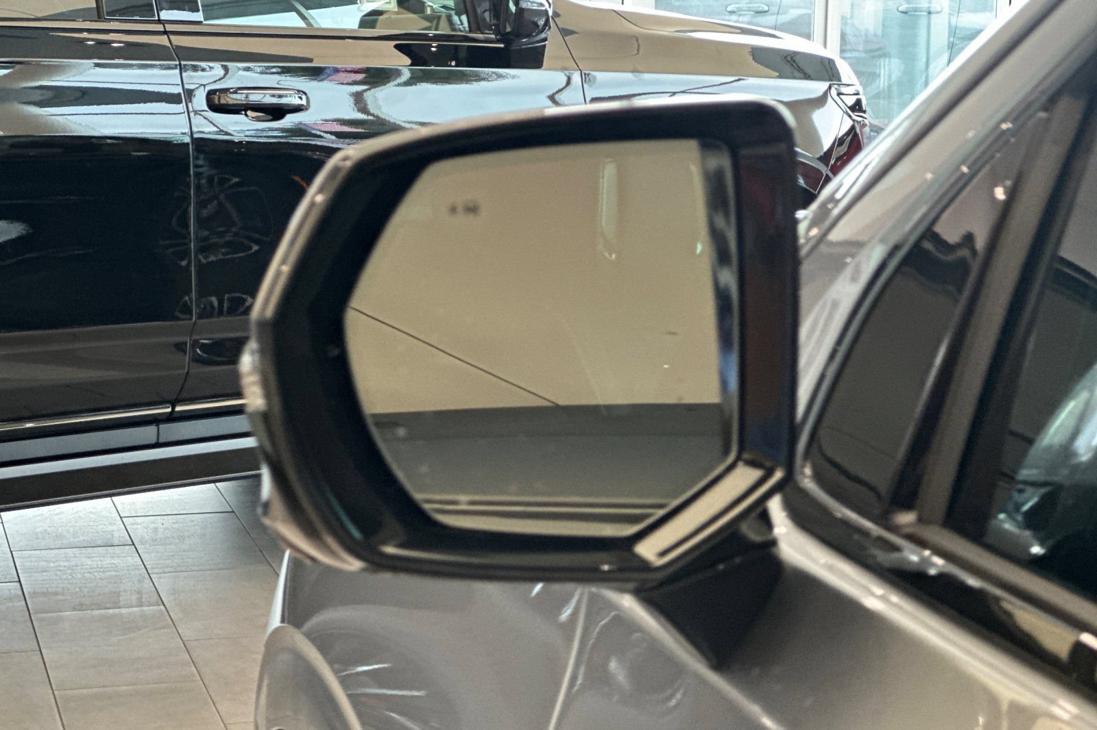 Certified 2025 Cadillac Escalade V w/ LPO, ONYX Package AWD/4WD image 52