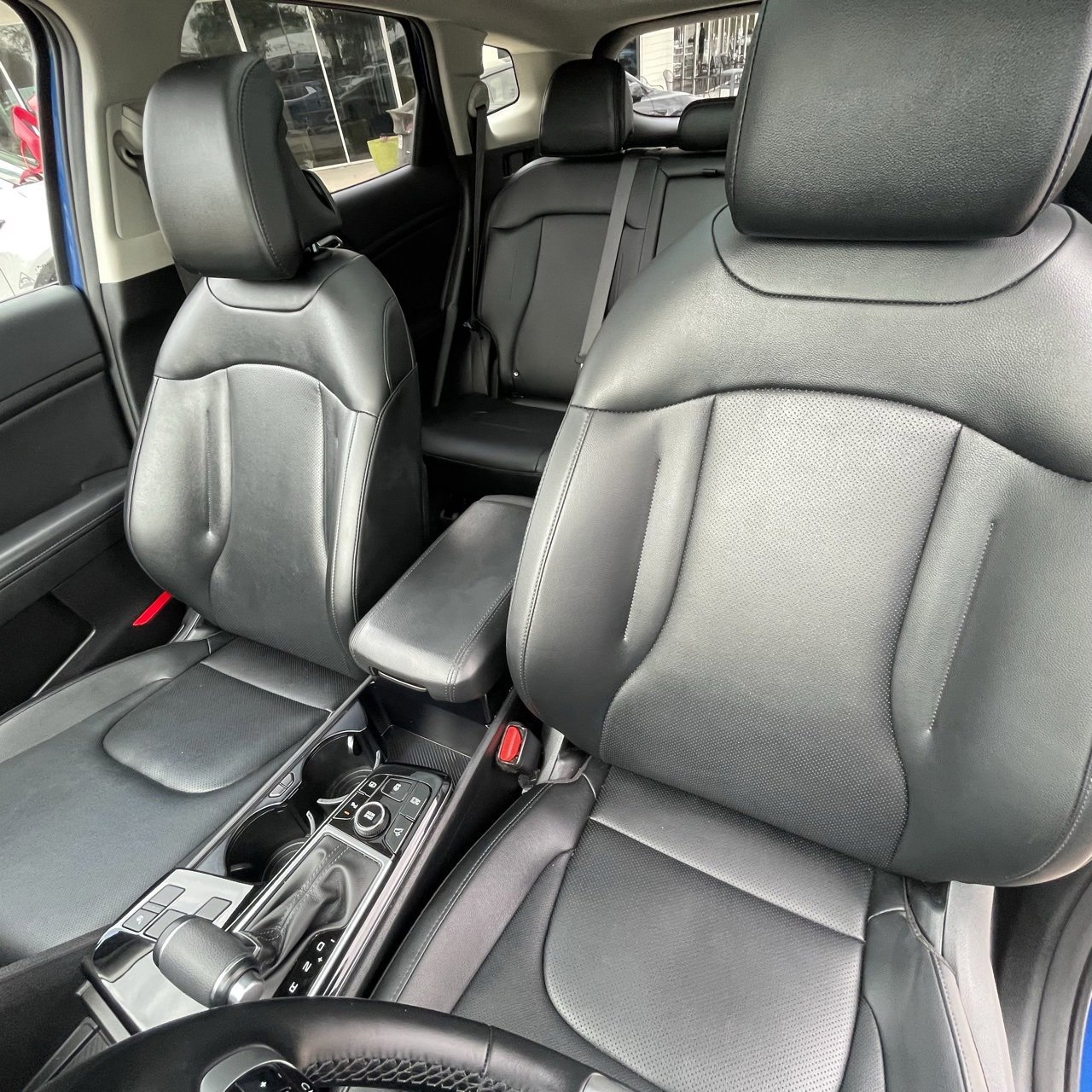 Used 2025 Kia Sportage EX w/ Premium Package image 21