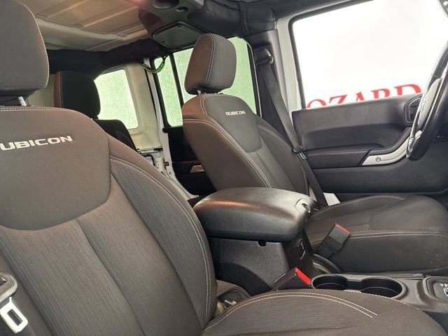 Used 2015 Jeep Wrangler Unlimited Rubicon w/ Connectivity Group image 16