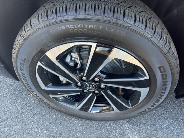 New 2025 Buick Enclave Sport Touring w/ LPO, Floor Liner Package image 10