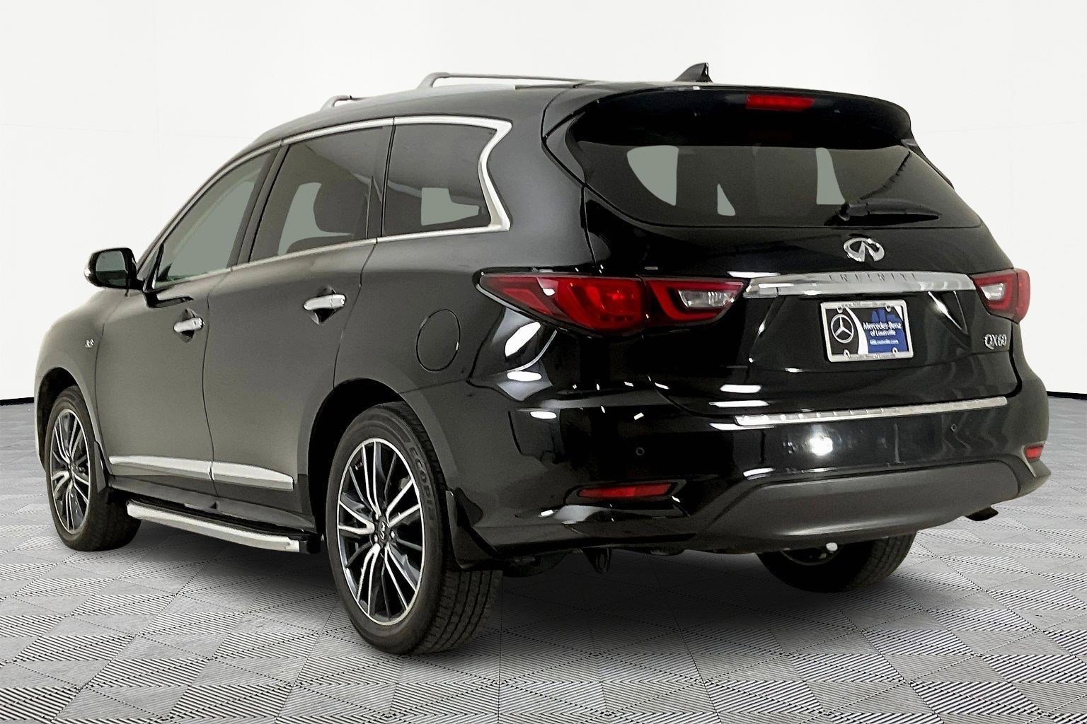 Used 2018 INFINITI QX60 Luxe w/ Deluxe Technology Package image 4