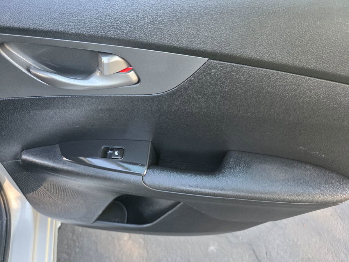 Used 2019 Kia Forte LXS image 32