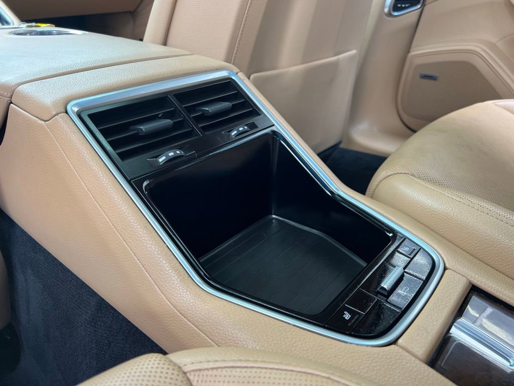 Used 2018 Porsche Panamera 4 image 18