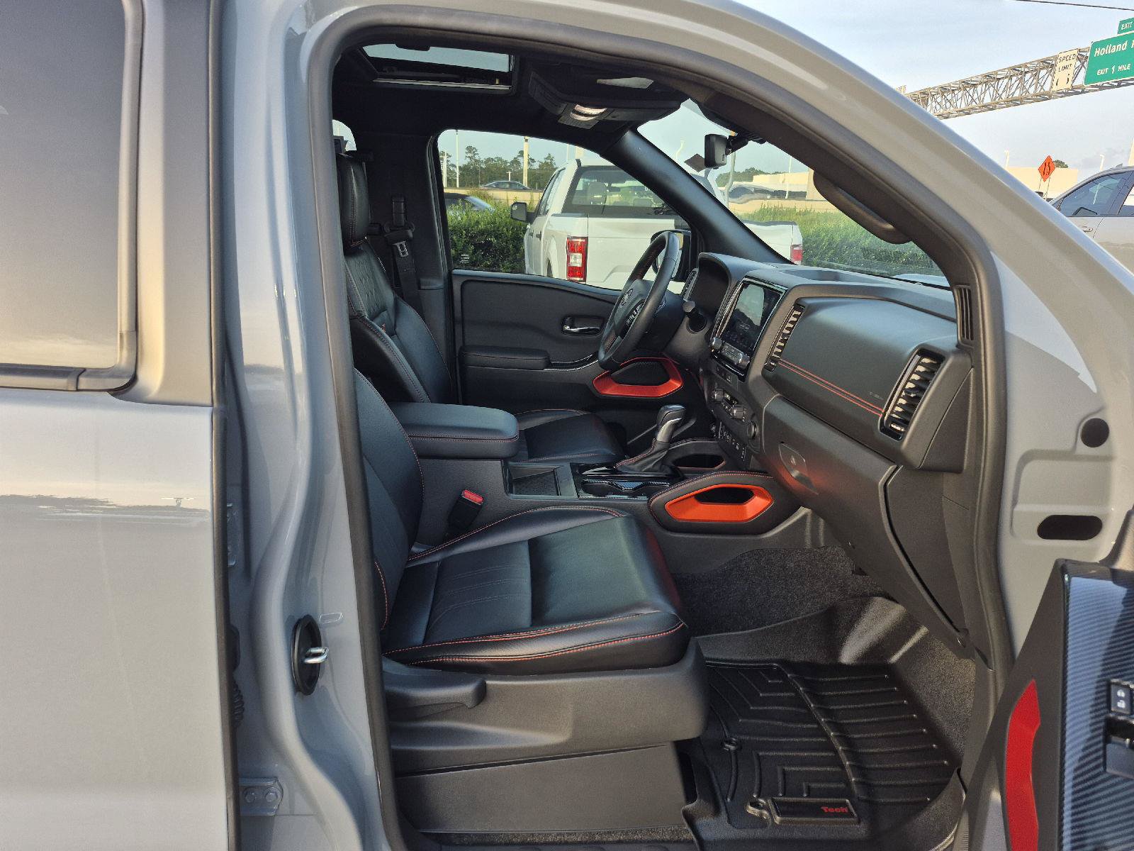 Used 2024 Nissan Frontier Pro-X w/ Pro Premium Package RWD image 7