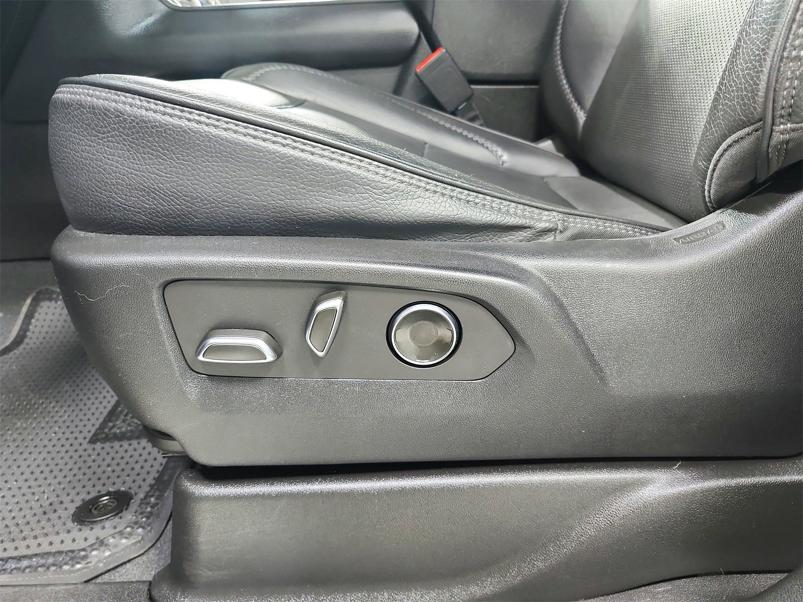 Used 2023 GMC Yukon Denali image 20