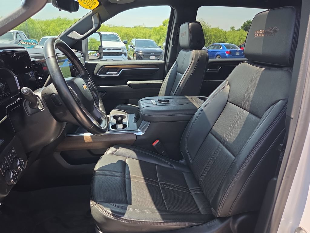 Certified 2024 Chevrolet Silverado 3500 High Country w/ High Country Premium Package AWD/4WD image 27