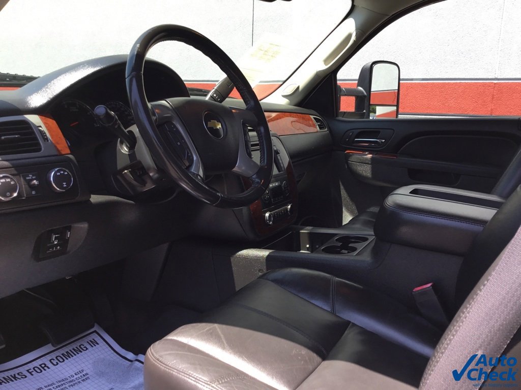 Used 2011 Chevrolet Silverado 3500 LTZ w/ Snow Plow Prep Package image 28