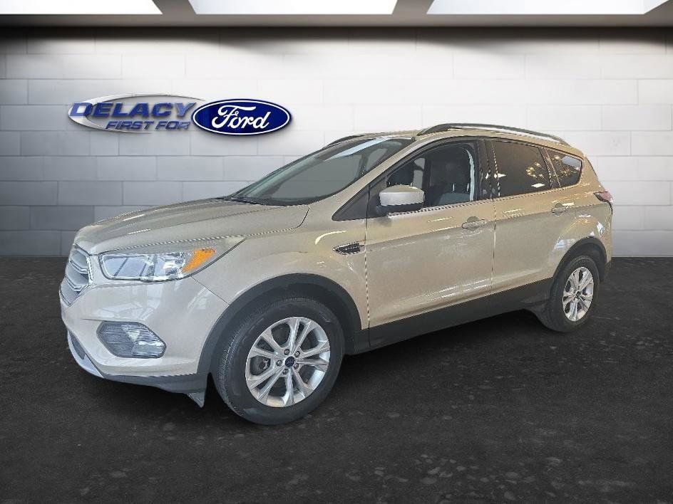 Used 2018 Ford Escape SE w/ Ford Safe & Smart Package AWD/4WD image 2