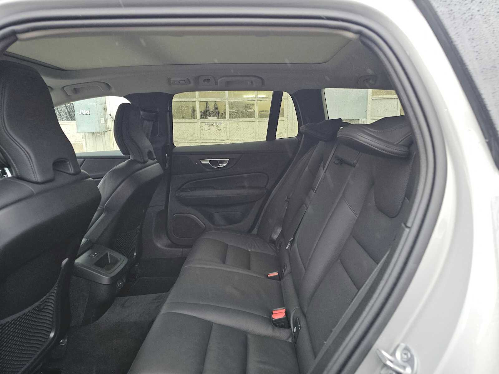 Certified 2025 Volvo V60 B5 Cross Country Plus image 18