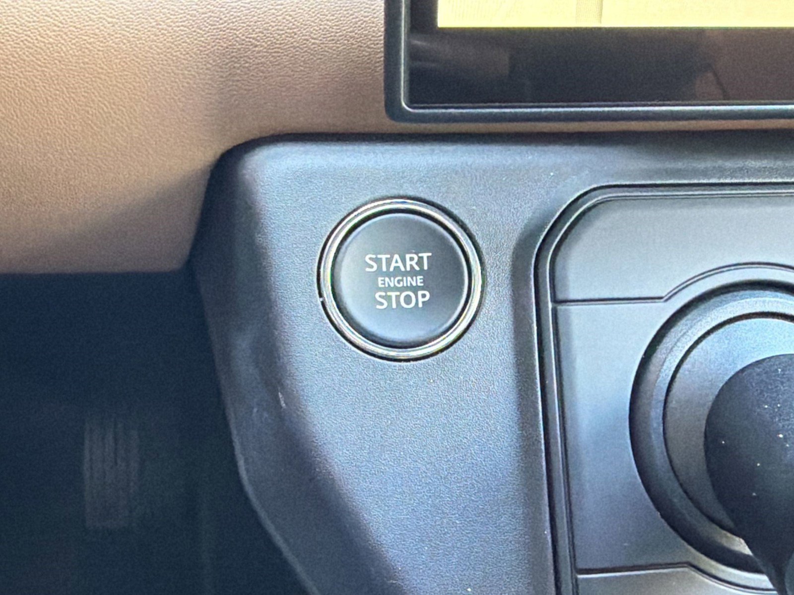 New 2026 Land Rover Defender 110 X-Dynamic SE AWD/4WD image 26