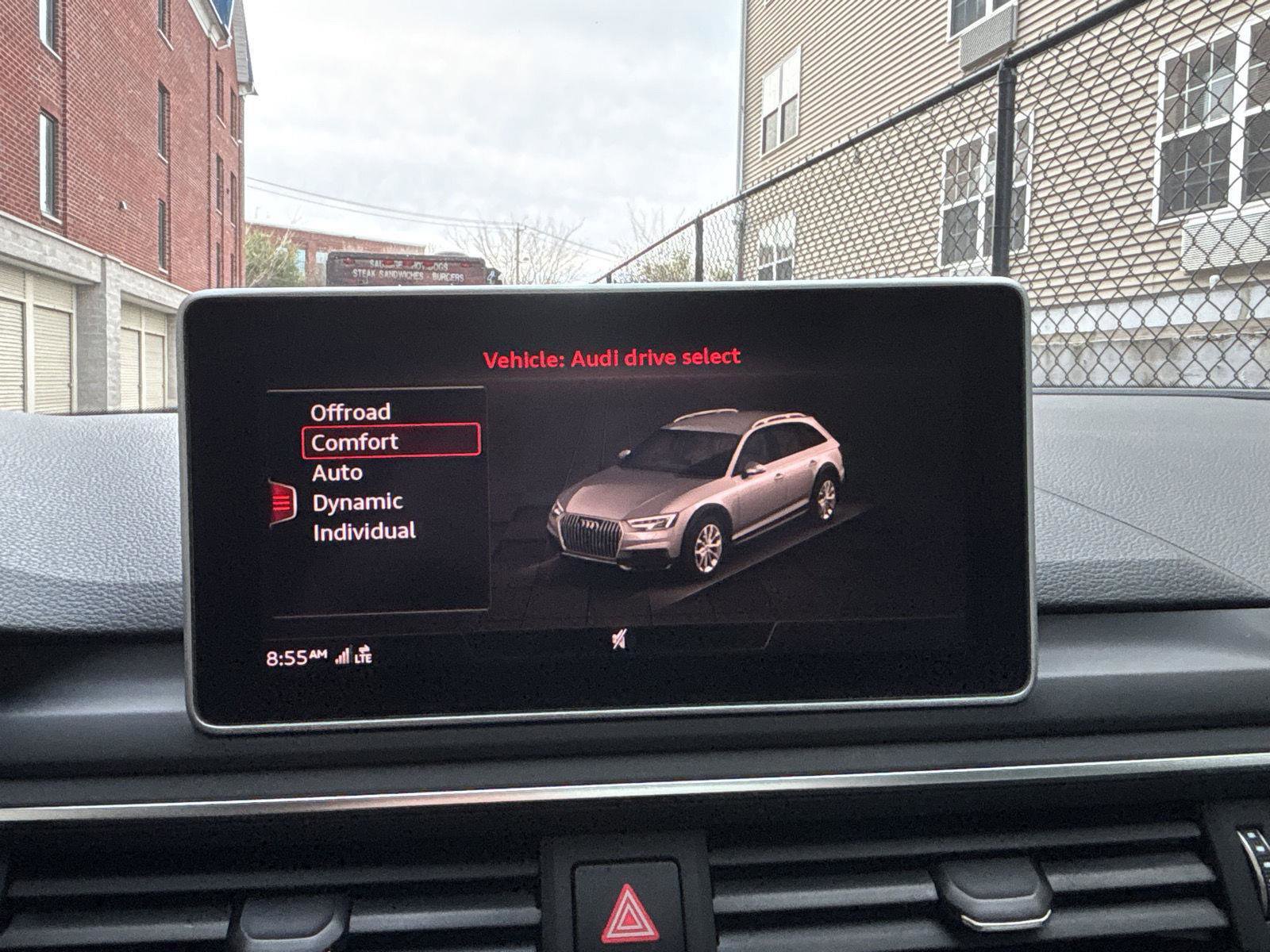 Used 2018 Audi A4 2.0T allroad Premium Plus w/ Premium Plus Package image 18