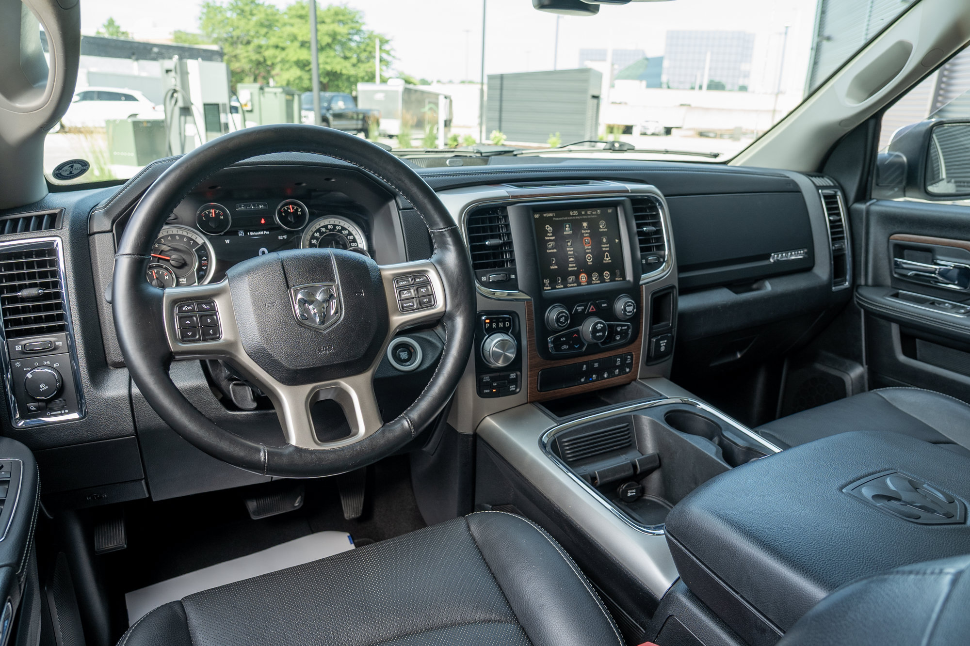 Used 2016 RAM 1500 Laramie w/ Convenience Group AWD/4WD image 18