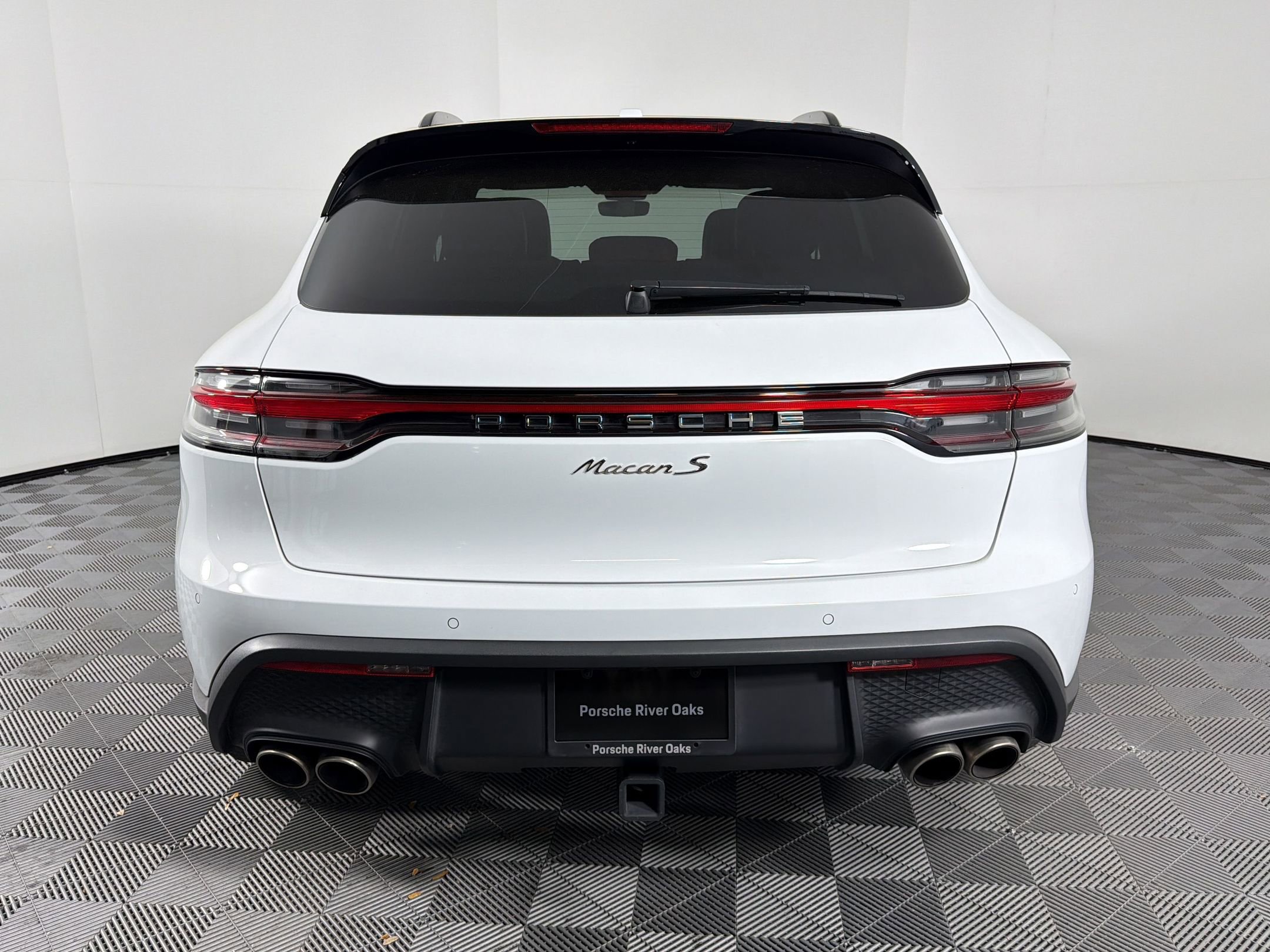 Certified 2023 Porsche Macan S image 10