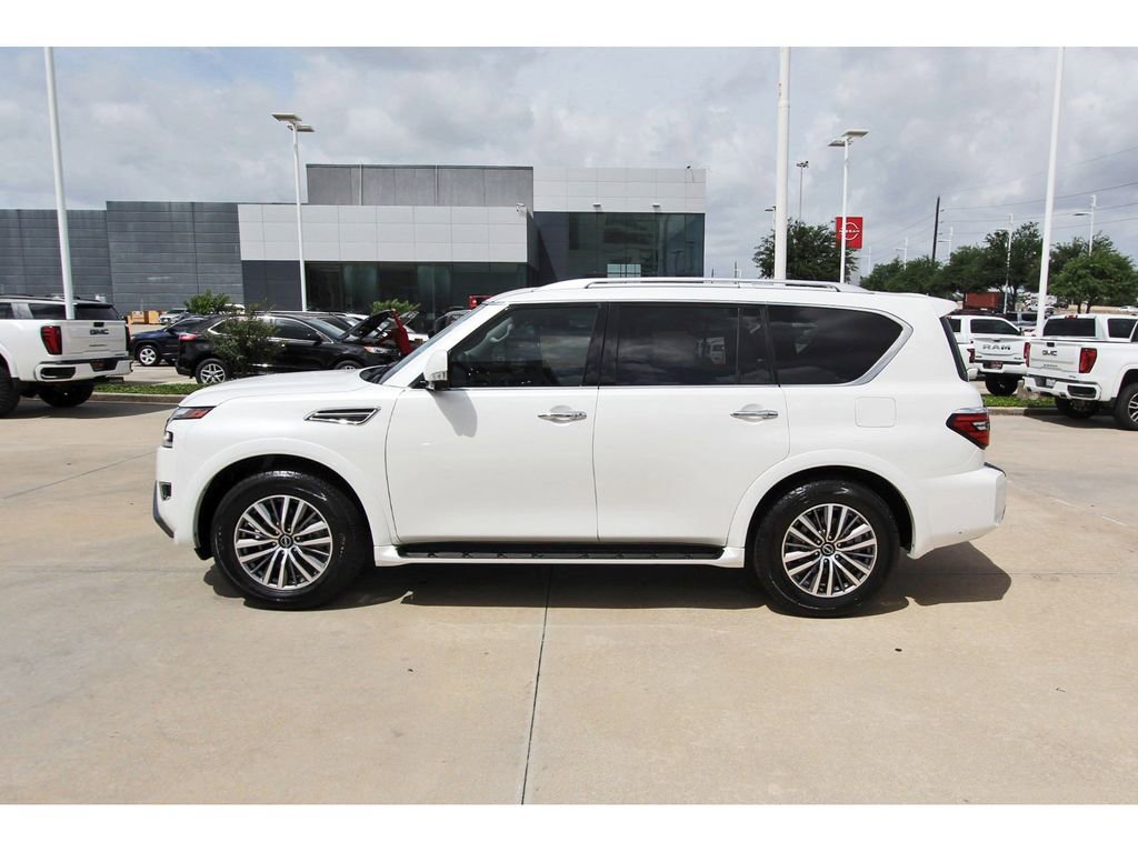Used 2024 Nissan Armada SL RWD image 3
