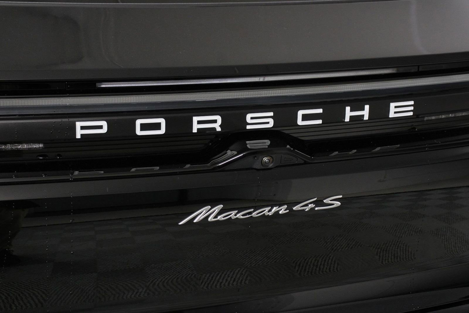 New 2026 Porsche Macan 4S Electric image 22