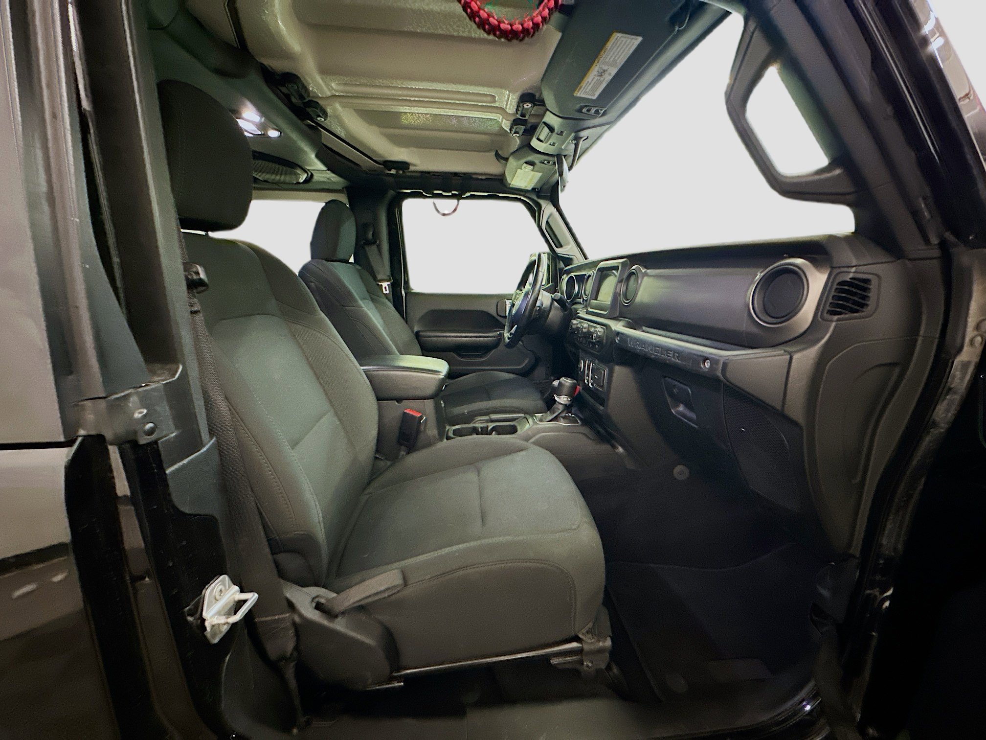 Used 2021 Jeep Wrangler Sport S image 29