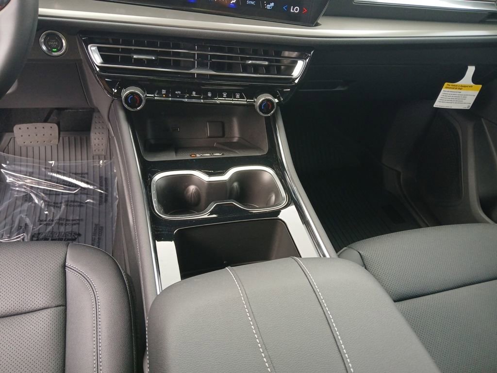 New 2026 Chevrolet Traverse LT image 15