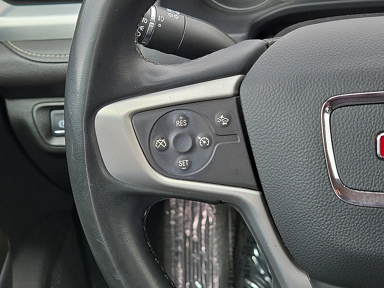 Used 2023 GMC Acadia SLT AWD/4WD image 20