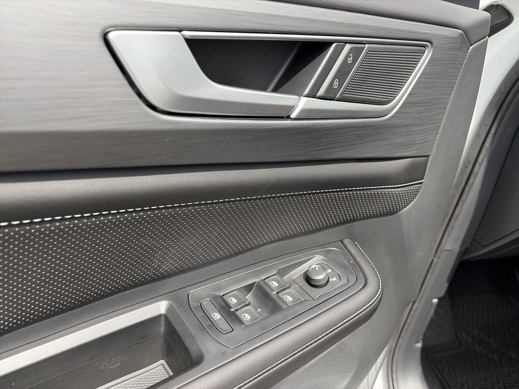 New 2026 Volkswagen Atlas Cross Sport SE FWD image 24