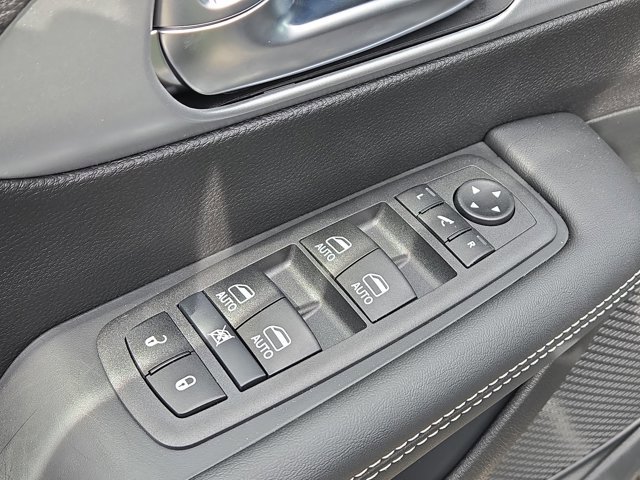 New 2026 Chrysler Pacifica Limited w/ S Appearance Package image 14