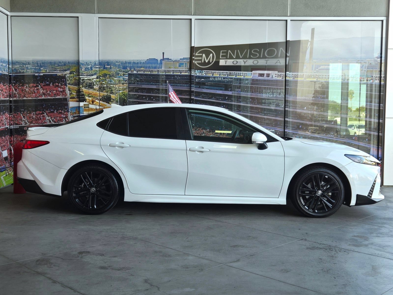 Certified 2025 Toyota Camry SE w/ Convenience Package FWD image 4