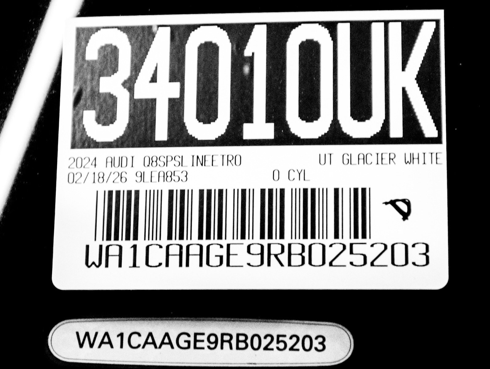 Used 2024 Audi Q8 e-tron Premium Plus image 32