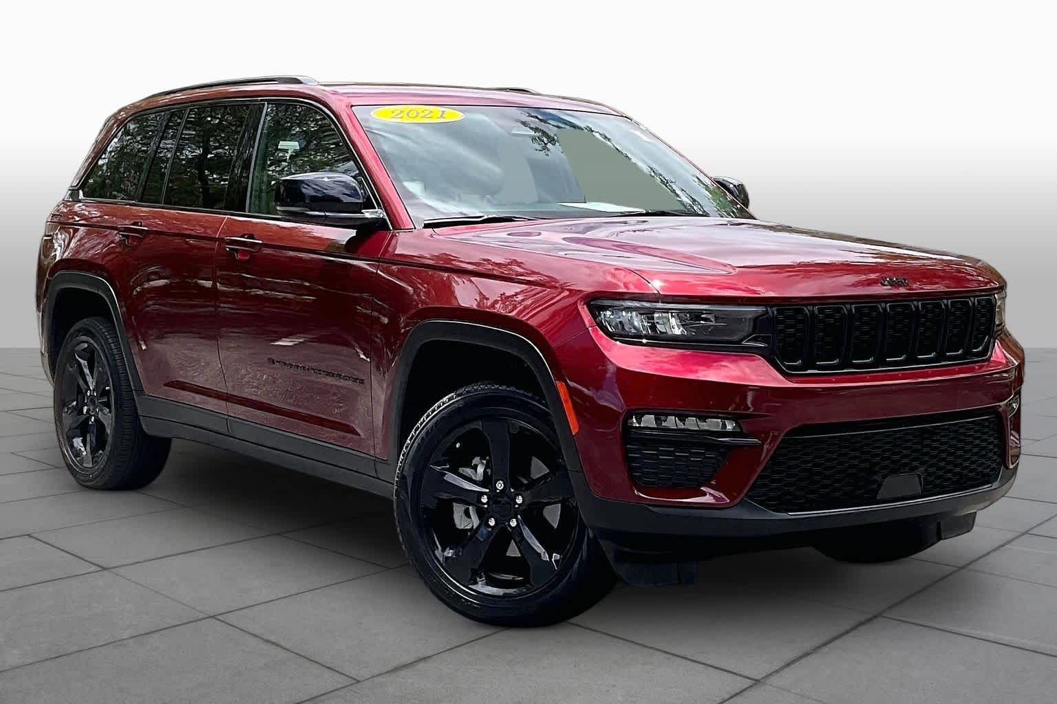 Used 2024 Jeep Grand Cherokee Limited w/ Black Appearance Package RWD image 3