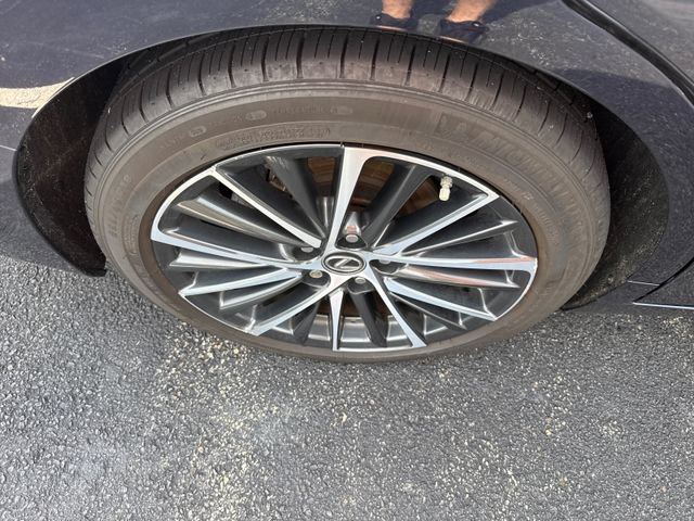 Used 2025 Lexus ES 300h w/ Premium Package FWD image 17